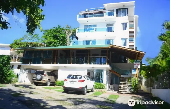 雷富吉奈普圖諾酒店