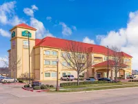 La Quinta Inn & Suites by Wyndham Ennis Hotels in Ennis