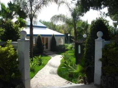 El Oasis Villa Resort Hotel di 