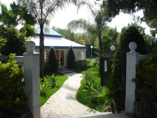 El Oasis Villa Resort Hotels in LEliana