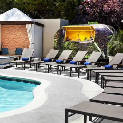 W Los Angeles – West Beverly Hills Hotel berhampiran University of California, Los Angeles