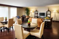 Sheraton Milwaukee Brookfield Hotel - bar