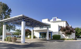 Motel 6 Springfield, IL