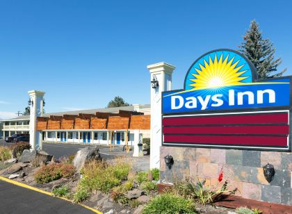 Days Inn by Wyndham Bend