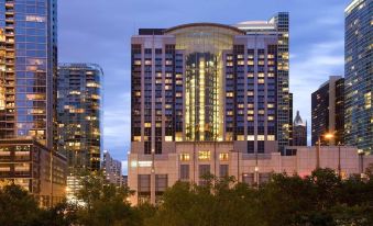 Embassy Suites by Hilton Chicago Downtown Magnificent Mile