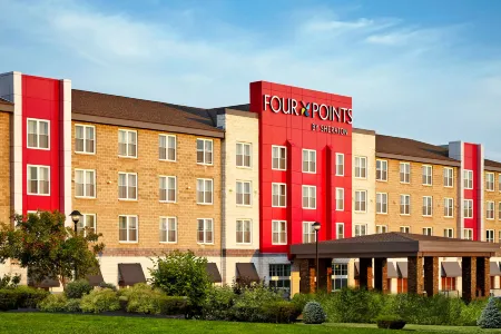 Four Points by Sheraton Moncton Отели рядом со станцией Залізнична станція Монктон