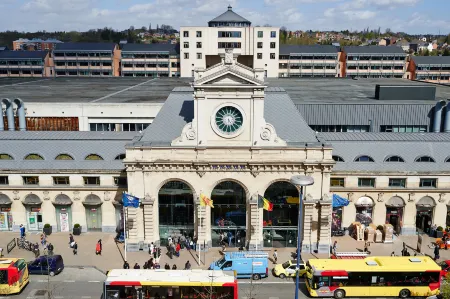 Grand Hotel de Flandre Отели рядом с достопримечательностью «Couvent des Soeurs de Notre-Dame (Convent of the Sisters of Notre-Dame)»