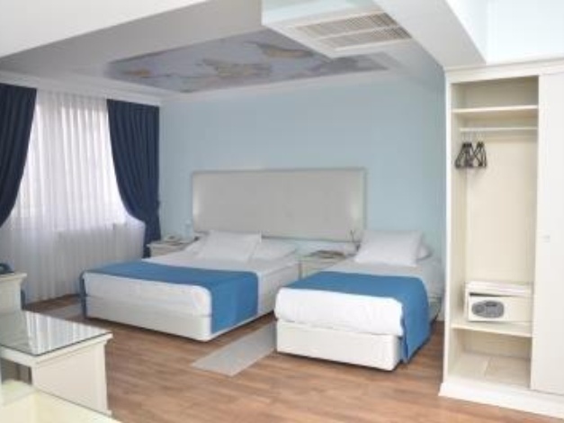 Hotel Etap Mola