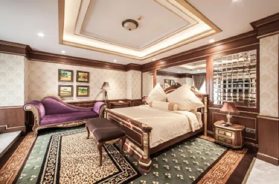 Army Hotel Отели рядом с достопримечательностью «Мавзолей Хо Ши Мина»