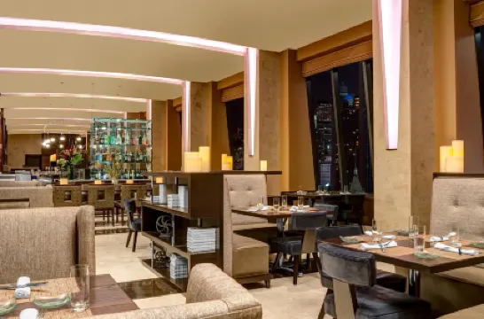 Hilton New York Times Square Отели рядом с достопримечательностью «Рокфеллеровский центр»