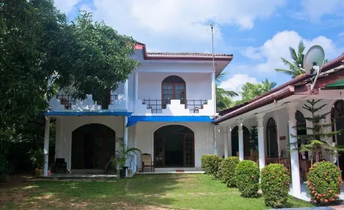 Seyara Holiday Resort Hotels in Giritale