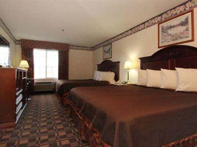 Cabot Inn & Suites