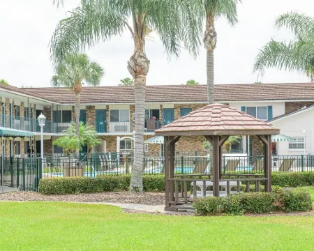 Roadstar Hotel Zephyrhills Hotels in Pasco County