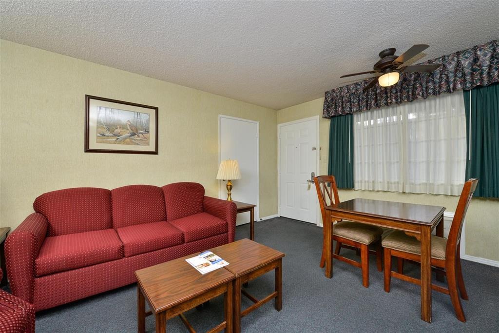 Americas Best Value Inn & Suites Lancaster