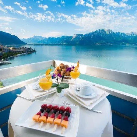 MONA Montreux Отели рядом с достопримечательностью «Mountain Studio»
