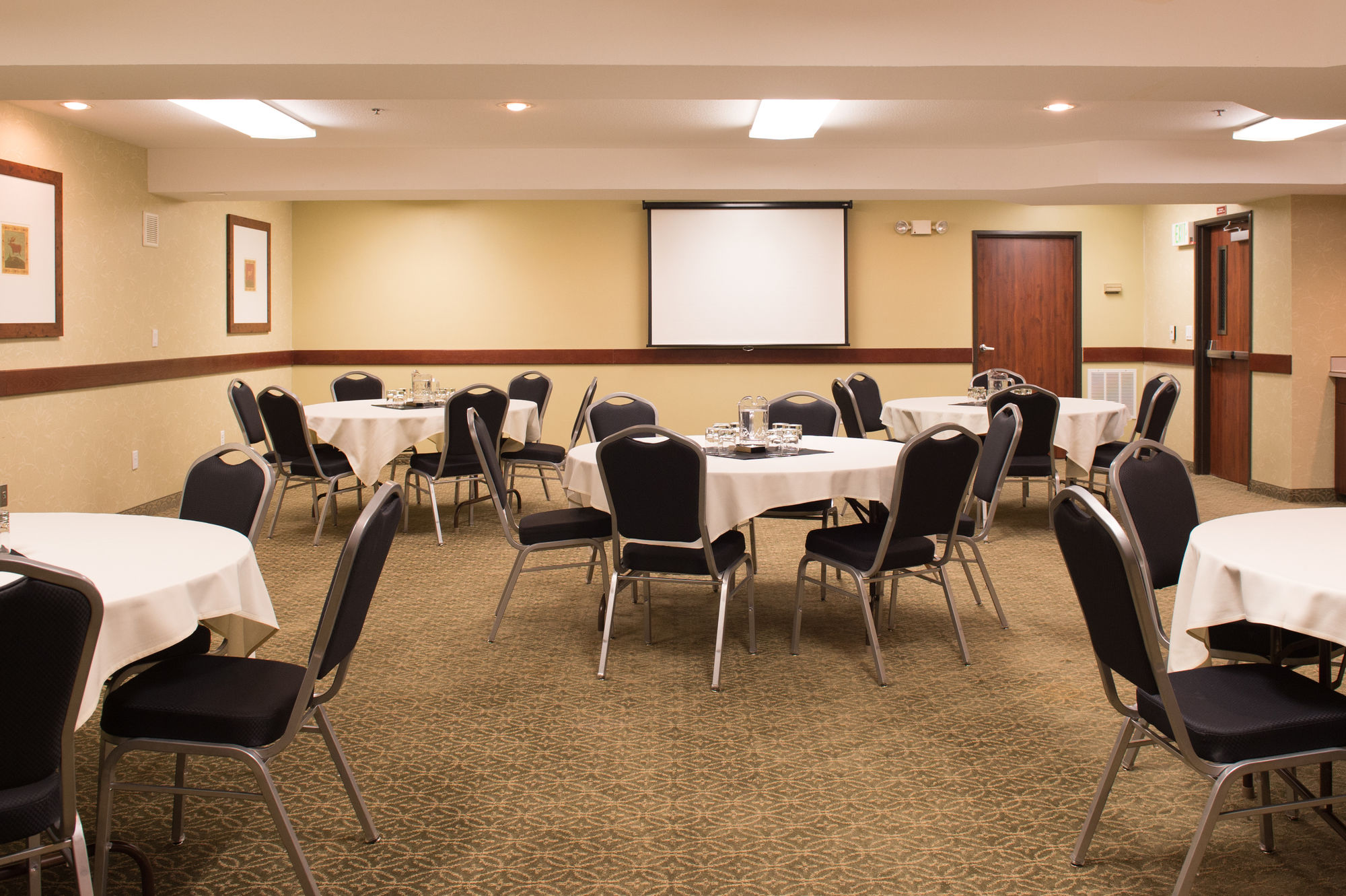 Phoenix Inn Suites - Lake Oswego