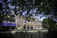 Stayokay Hostel Den Haag Hotels near Vlietland