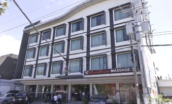 Eloisa Royal Suites