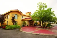 La Quinta Inn by Wyndham Columbus Airport Area Hotels near Staples