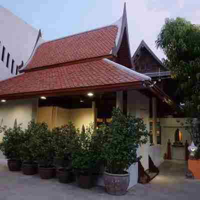Ruean Thai Hotel - โรงแรมเรือนไทย Hotel Exterior
