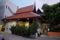 Ruean Thai Hotel - โรงแรมเรือนไทย