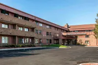 Comfort Inn & Suites North at the Pyramids Hotels in Indianapolis
