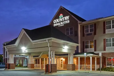 Country Inn & Suites by Radisson, Washington, D.C. East - Capitol Heights, MD Hotels near Edible Arrangements