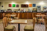 Quality Suites Hotels in Clarksville