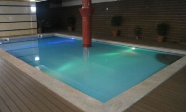 Townhouse Oak Vera Hotel Near Clark International Airport