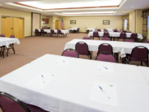 Round Hill Inn Hotels in Orange