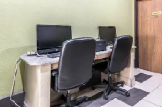 Red Lion Inn & Suites Blue Springs