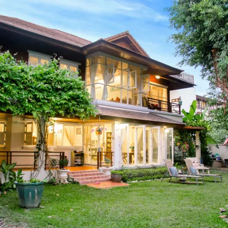 Banyan House Samui Bed and Breakfast (Adult Only) Отели рядом с достопримечательностью «Большая статуя Будды»