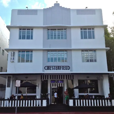 Chesterfield Hotel & Suites Отели рядом с достопримечательностью «Фламинго Парк»