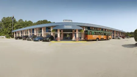 Travelodge by Wyndham Savannah Area/Richmond Hill