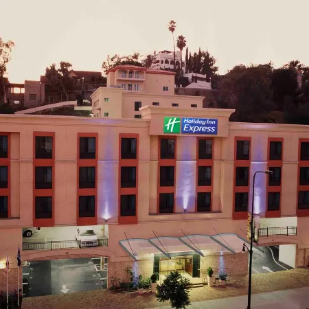 Holiday Inn Express & Suites HOLLYWOOD WALK OF FAME by IHG Отели рядом с достопримечательностью «Улица Сансет-стрип»