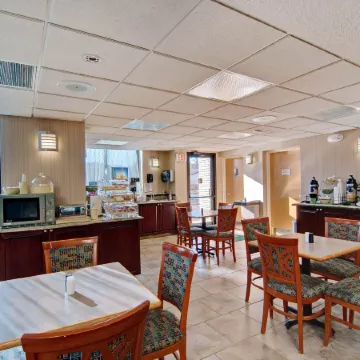 Quality Inn Salem - I-81 Отели в г. Сейлем