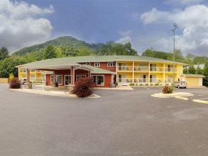 Ramada by Wyndham Maggie Valley