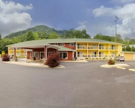 Ramada by Wyndham Maggie Valley Hotels in Maggie Valley