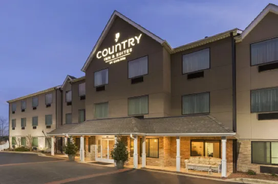 Country Inn & Suites by Radisson, Asheville at Asheville Outlet Mall, NC