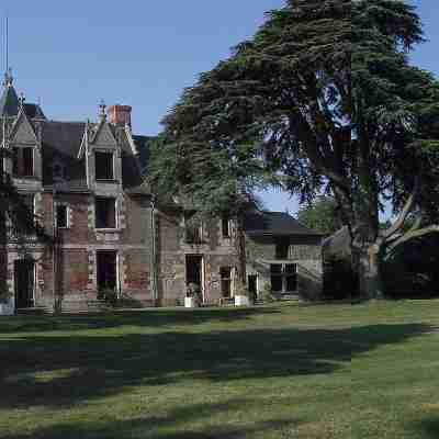 Chateau de Jallanges Hotel Exterior