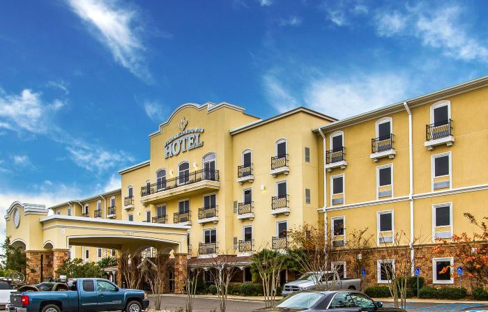 Evangeline Downs Hotel, Ascend Hotel Collection