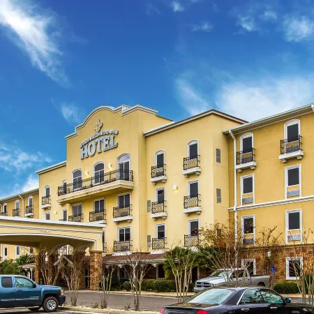 Evangeline Downs Hotel, Ascend Hotel Collection