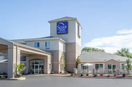 Sleep Inn & Suites Port Clinton Отели в г. Пут-Ин-Бэй