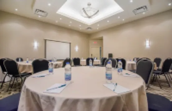 Spark by Hilton Montreal Brossard