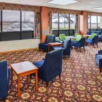 Americas Best Value Inn Moline Others