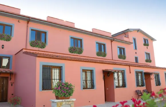 羅威雷農場酒店