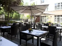 Hôtel Saint-Sulpice Hotel di Montreal