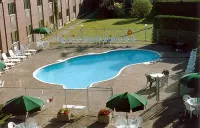 Quality Inn & Suites - Pools
