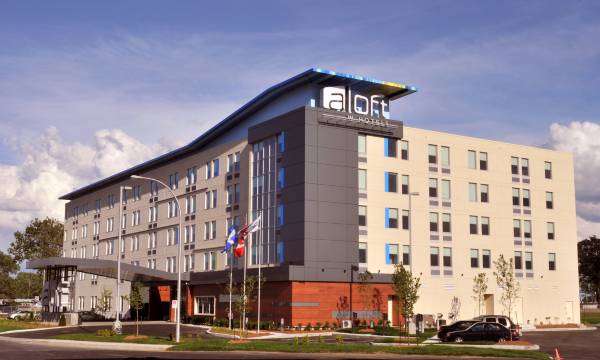 Aloft Montreal Airport