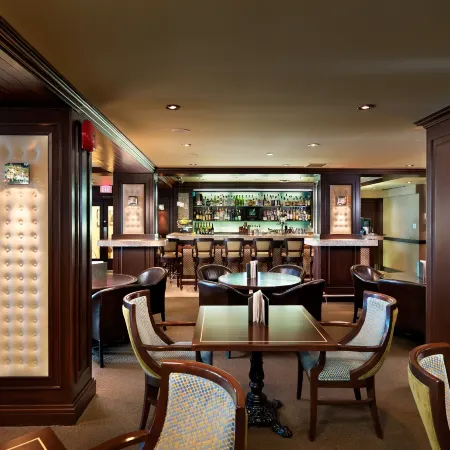 Chateau Victoria Hotel & Suites